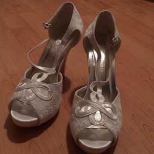 White lace peep toe evening heels size 6.5